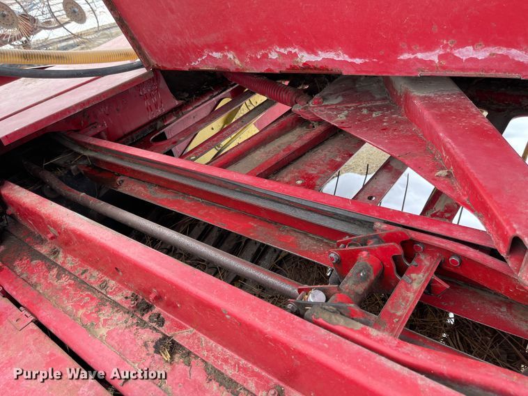 image for item FV9277 New Holland 273  small square baler