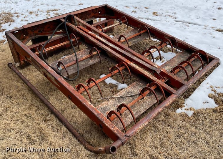 image for item FV9277 New Holland 273  small square baler