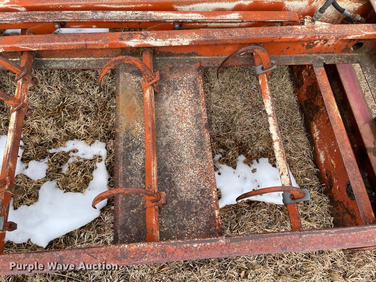 image for item FV9277 New Holland 273  small square baler