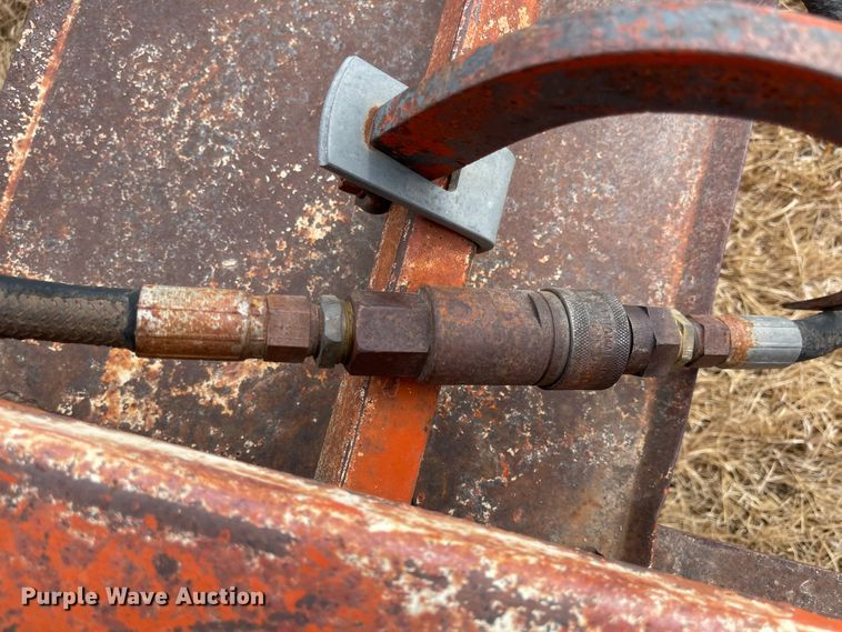 image for item FV9277 New Holland 273  small square baler