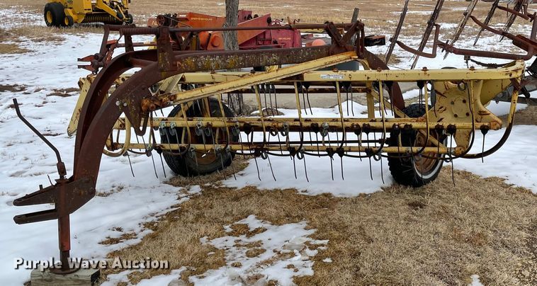 image for item FV9278 New Holland 256  hay rake