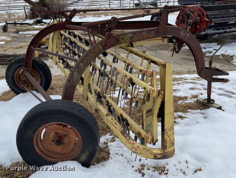 image for item FV9278 New Holland 256  hay rake