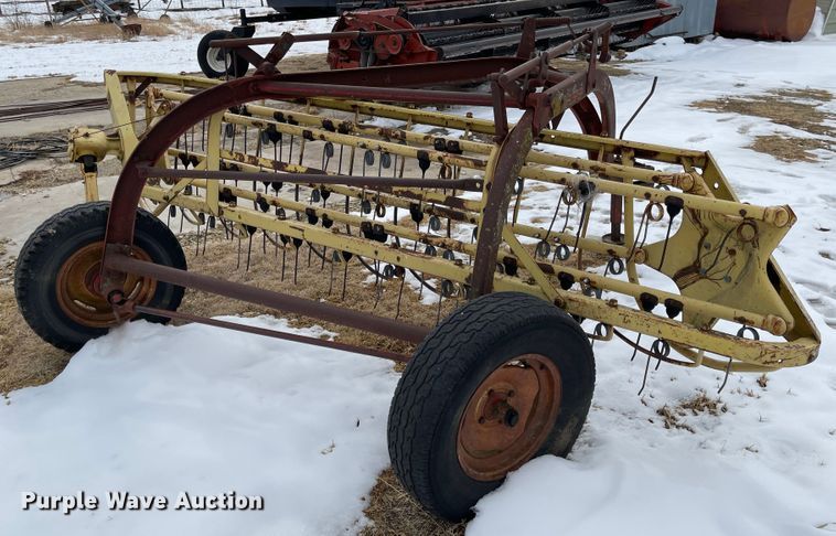 image for item FV9278 New Holland 256  hay rake