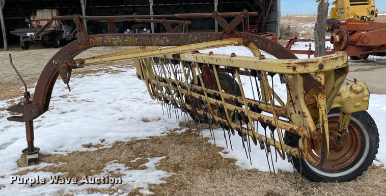 image for item FV9278 New Holland 256  hay rake