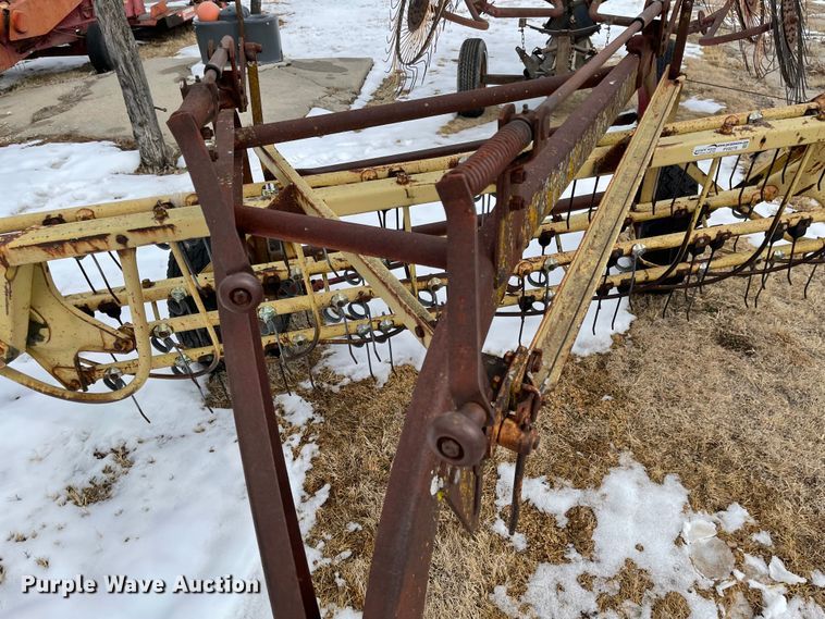 image for item FV9278 New Holland 256  hay rake
