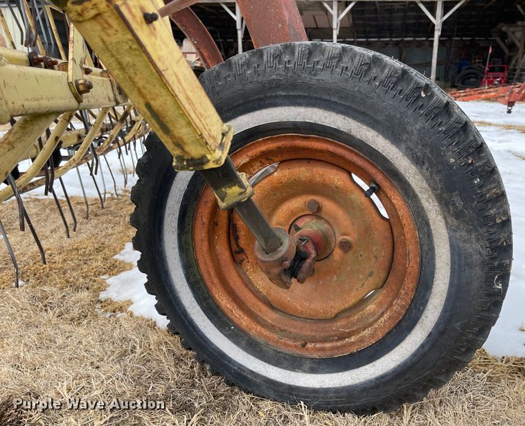 image for item FV9278 New Holland 256  hay rake