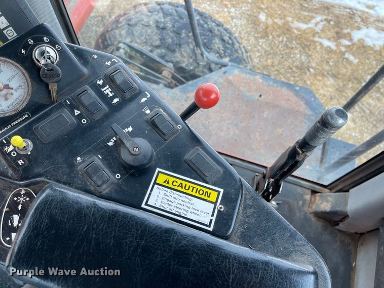 image for item FV9280 1999 Hesston 8450  windrower