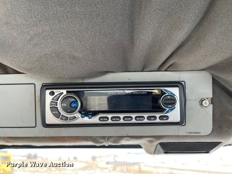 image for item FV9280 1999 Hesston 8450  windrower