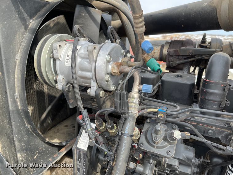 image for item FV9280 1999 Hesston 8450  windrower