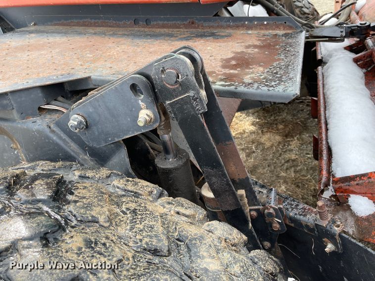 image for item FV9280 1999 Hesston 8450  windrower