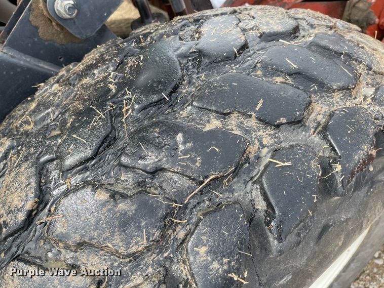 image for item FV9280 1999 Hesston 8450  windrower