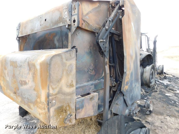 image for item GP9558 2017 John Deere 6125M  MFWD tractor