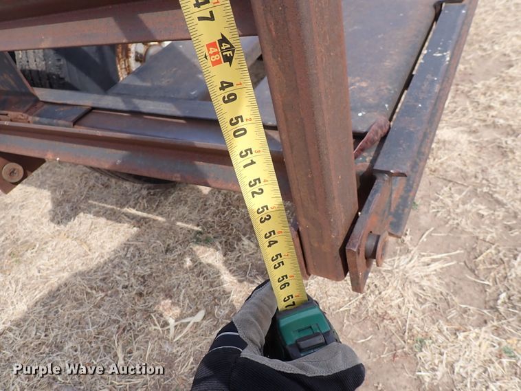 image for item IH9665 1998 Donahue EXG-160  windrower trailer