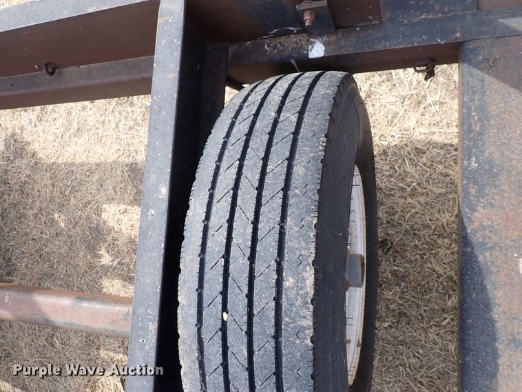 image for item IH9665 1998 Donahue EXG-160  windrower trailer