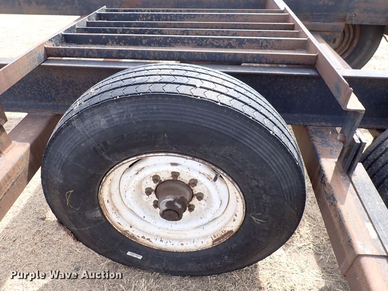 image for item IH9665 1998 Donahue EXG-160  windrower trailer