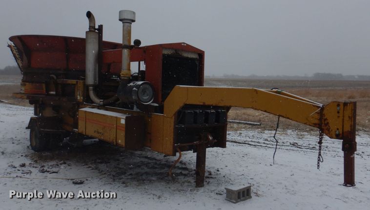 image for item IM9653 HayBuster Big Bite H-1100E  tub grinder