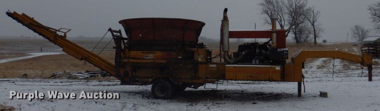 image for item IM9653 HayBuster Big Bite H-1100E  tub grinder