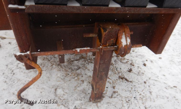 image for item IM9653 HayBuster Big Bite H-1100E  tub grinder