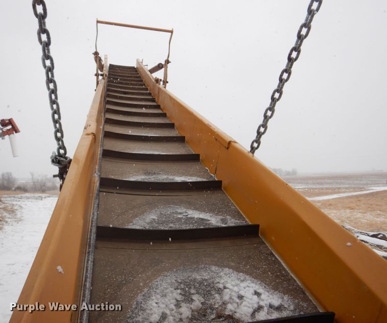 image for item IM9653 HayBuster Big Bite H-1100E  tub grinder