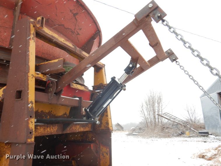 image for item IM9653 HayBuster Big Bite H-1100E  tub grinder