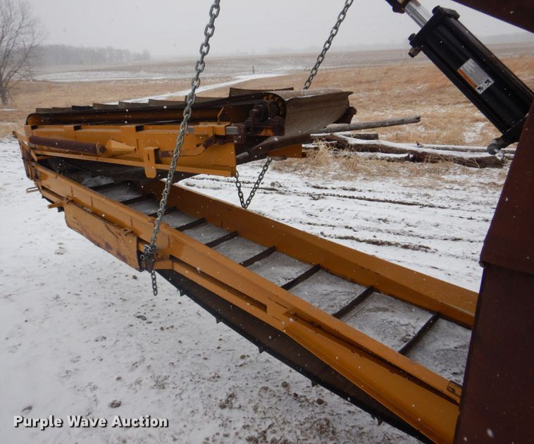 image for item IM9653 HayBuster Big Bite H-1100E  tub grinder