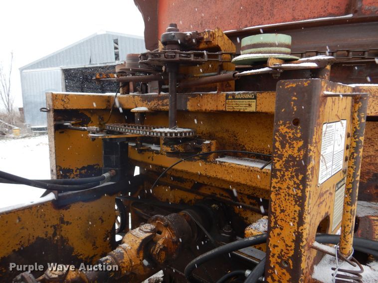 image for item IM9653 HayBuster Big Bite H-1100E  tub grinder