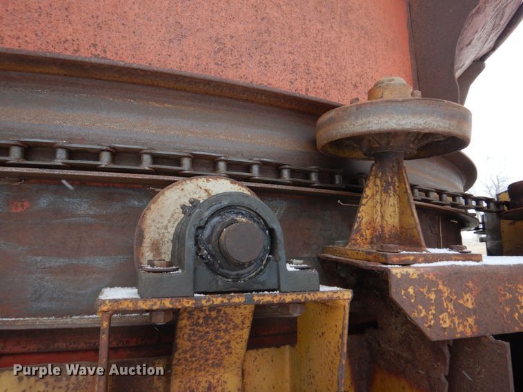 image for item IM9653 HayBuster Big Bite H-1100E  tub grinder