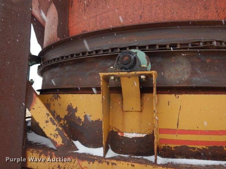 image for item IM9653 HayBuster Big Bite H-1100E  tub grinder