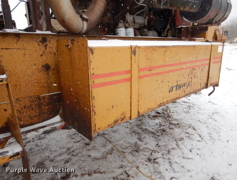 image for item IM9653 HayBuster Big Bite H-1100E  tub grinder