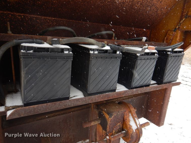 image for item IM9653 HayBuster Big Bite H-1100E  tub grinder