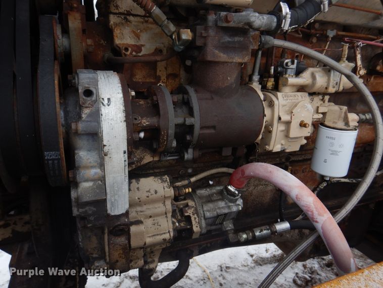 image for item IM9653 HayBuster Big Bite H-1100E  tub grinder