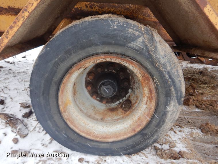 image for item IM9653 HayBuster Big Bite H-1100E  tub grinder