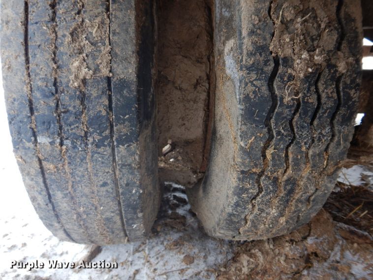 image for item IM9653 HayBuster Big Bite H-1100E  tub grinder