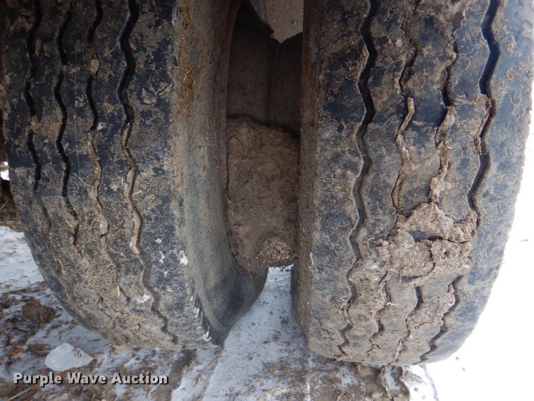 image for item IM9653 HayBuster Big Bite H-1100E  tub grinder