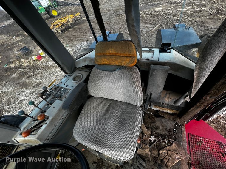 image for item JH9302 1985 Versatile 876  4WD tractor