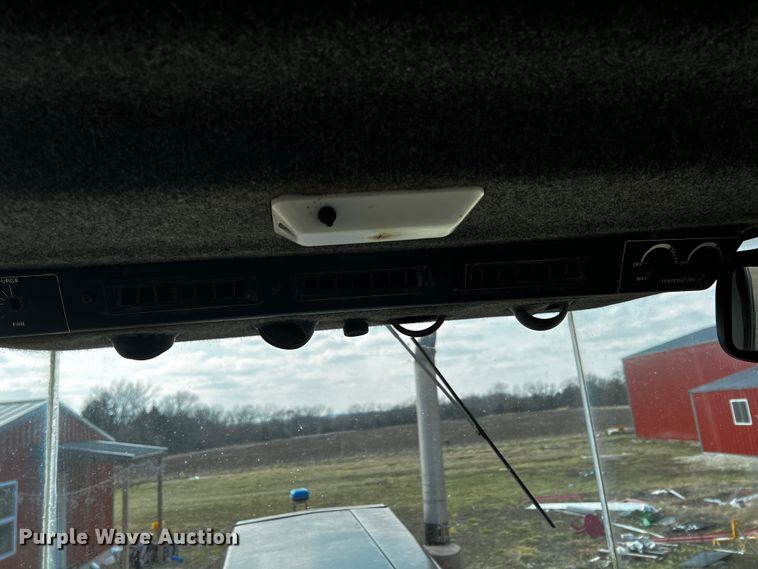 image for item JH9302 1985 Versatile 876  4WD tractor