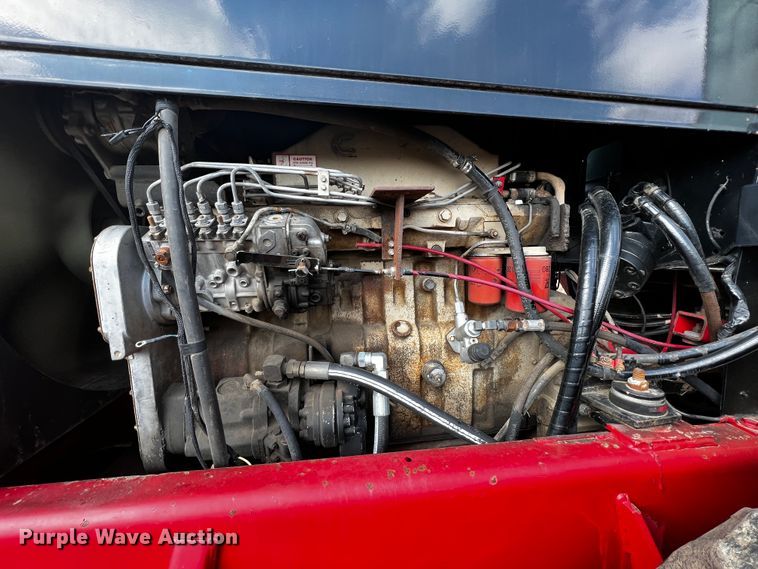 image for item JH9302 1985 Versatile 876  4WD tractor