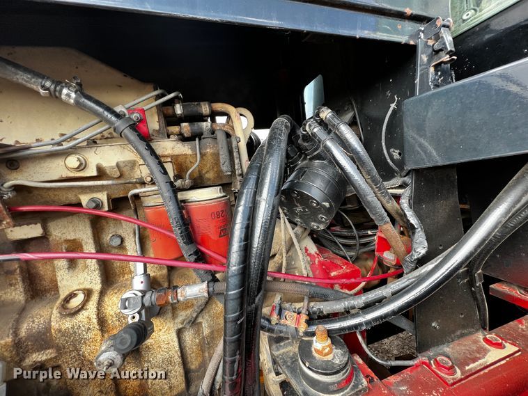 image for item JH9302 1985 Versatile 876  4WD tractor