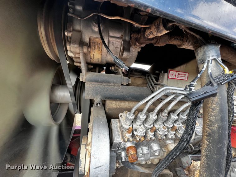 image for item JH9302 1985 Versatile 876  4WD tractor