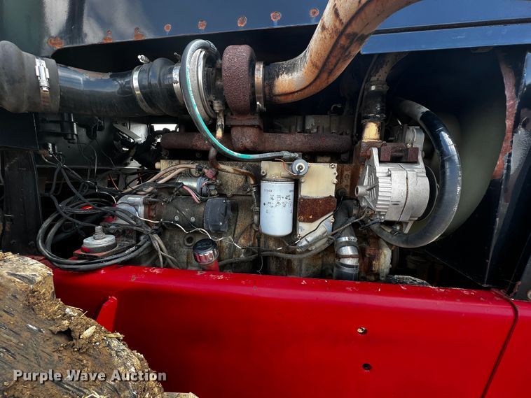 image for item JH9302 1985 Versatile 876  4WD tractor