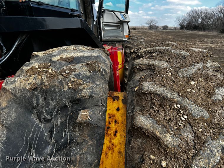 image for item JH9302 1985 Versatile 876  4WD tractor