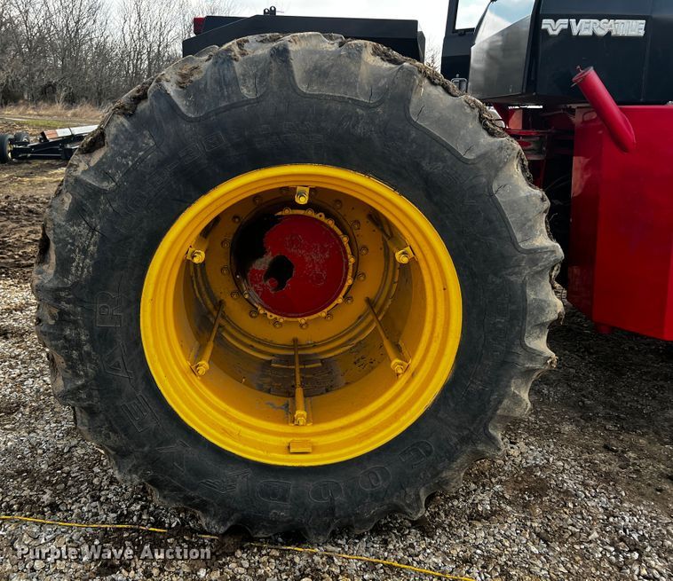 image for item JH9302 1985 Versatile 876  4WD tractor