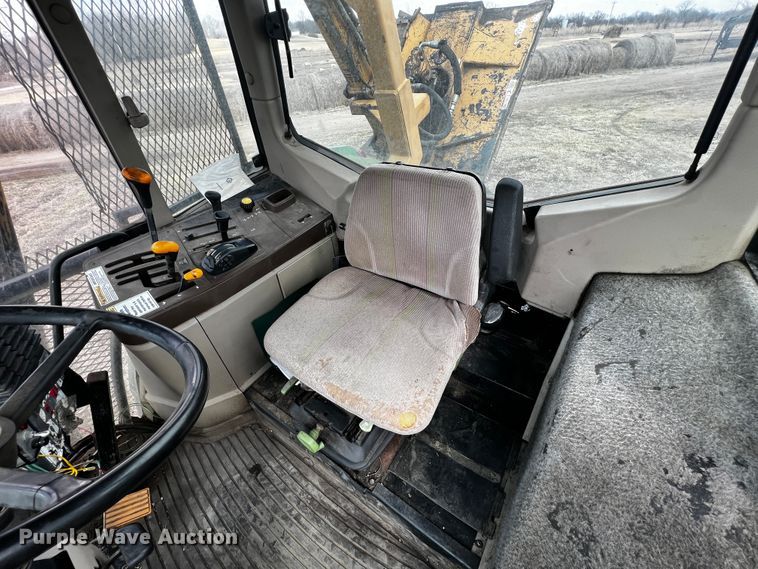 image for item JH9303 2005 John Deere 6615  MFWD tractor