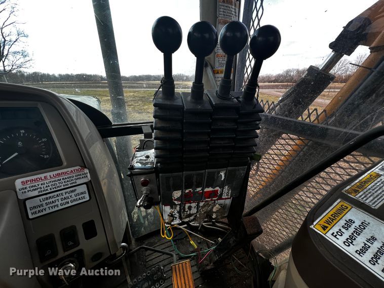 image for item JH9303 2005 John Deere 6615  MFWD tractor