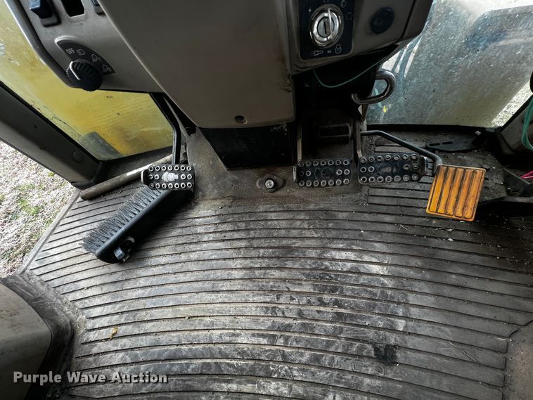 image for item JH9303 2005 John Deere 6615  MFWD tractor