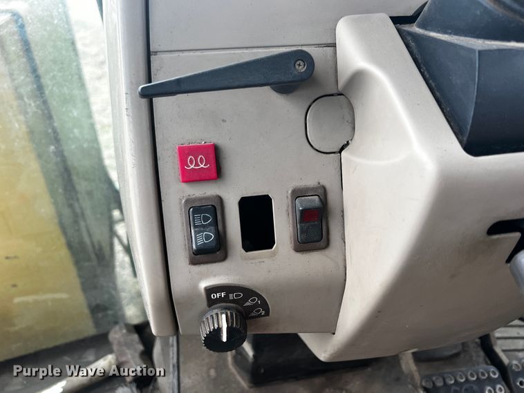 image for item JH9303 2005 John Deere 6615  MFWD tractor