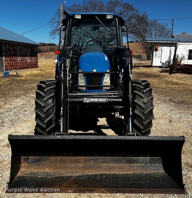 image for item JH9342 2007 New Holland TL100A  MFWD tractor