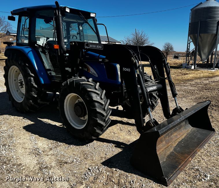 image for item JH9342 2007 New Holland TL100A  MFWD tractor
