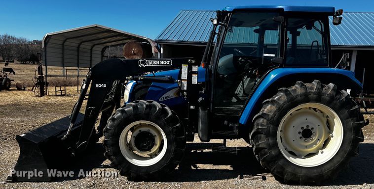 image for item JH9342 2007 New Holland TL100A  MFWD tractor