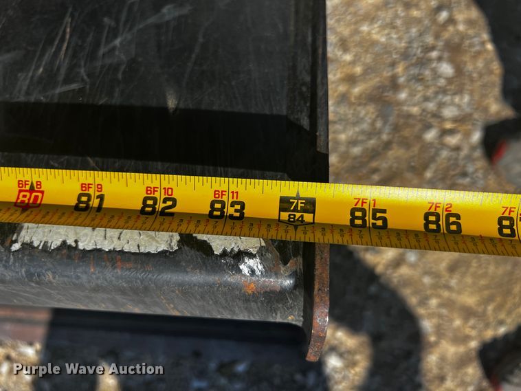 image for item JH9342 2007 New Holland TL100A  MFWD tractor